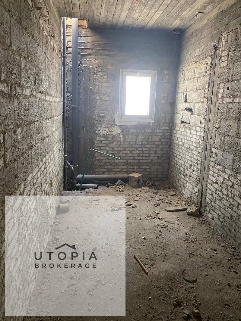 Garden Middle Villa for Sale in Mountain View Giza Plateau 340m Prime Location Facing Main Gate North Orientation – další