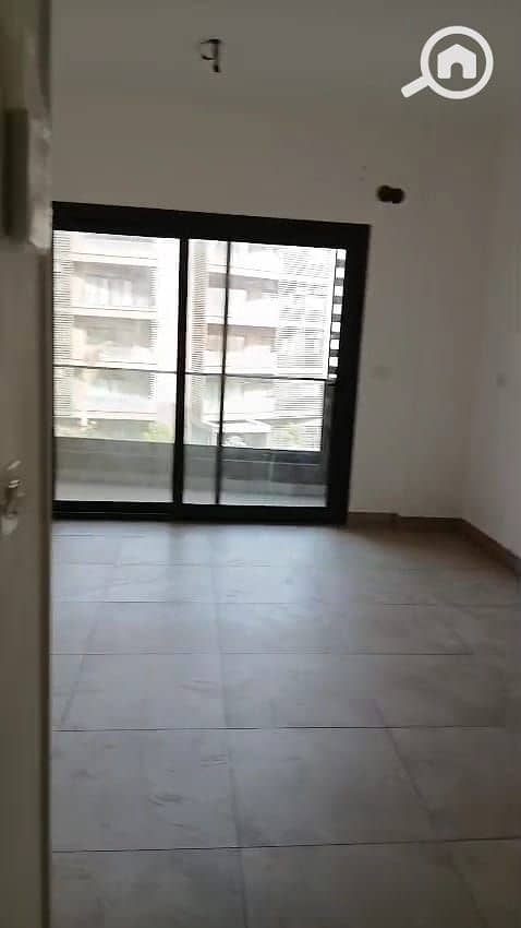 4 85bd83fa-2a6d-4690-9a4b-0dc17ac336df. jpg