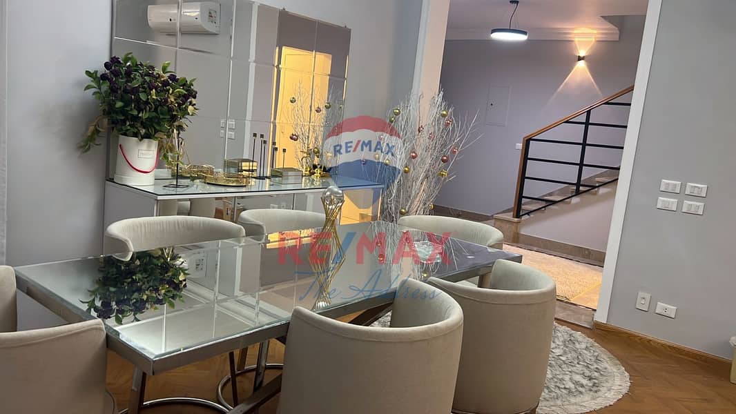 4 cd0a7335-68b9-43a6-8a95-88c0b63f7f43. jpg