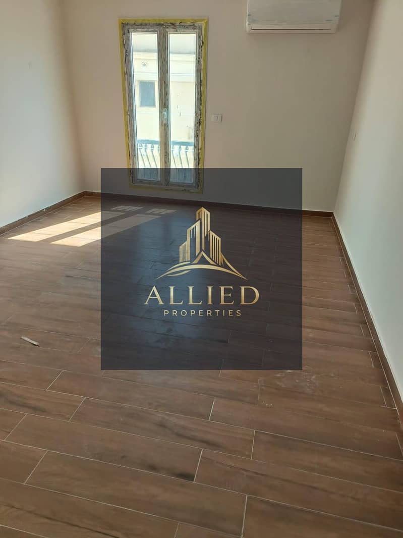 semi furnished i villa roof for rent in mountain view hyde park-new cairo - Ansicht 5