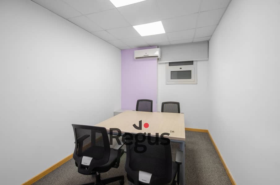 5 Regus_KamarayetRoushdy_3251_Cairo_Egypt_SmallMeetingRoom. jpg