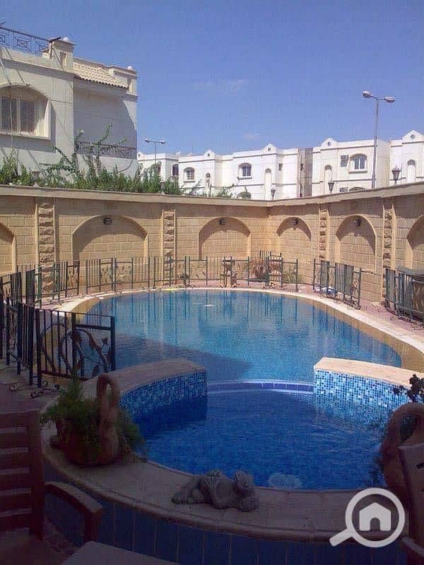 Standalone villa with swimming pool for sale in Hadayek El Mohandeseen compound Dorra El Sheikh Zayed finished and currently rented - Ansicht 2