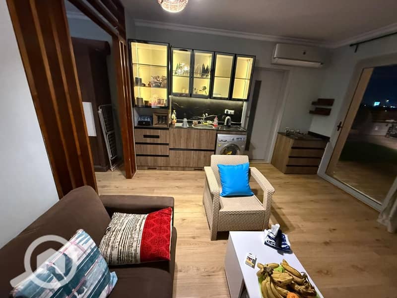 4 bf440ee0-5245-4816-b9b9-e4e25cbe9529. jpg