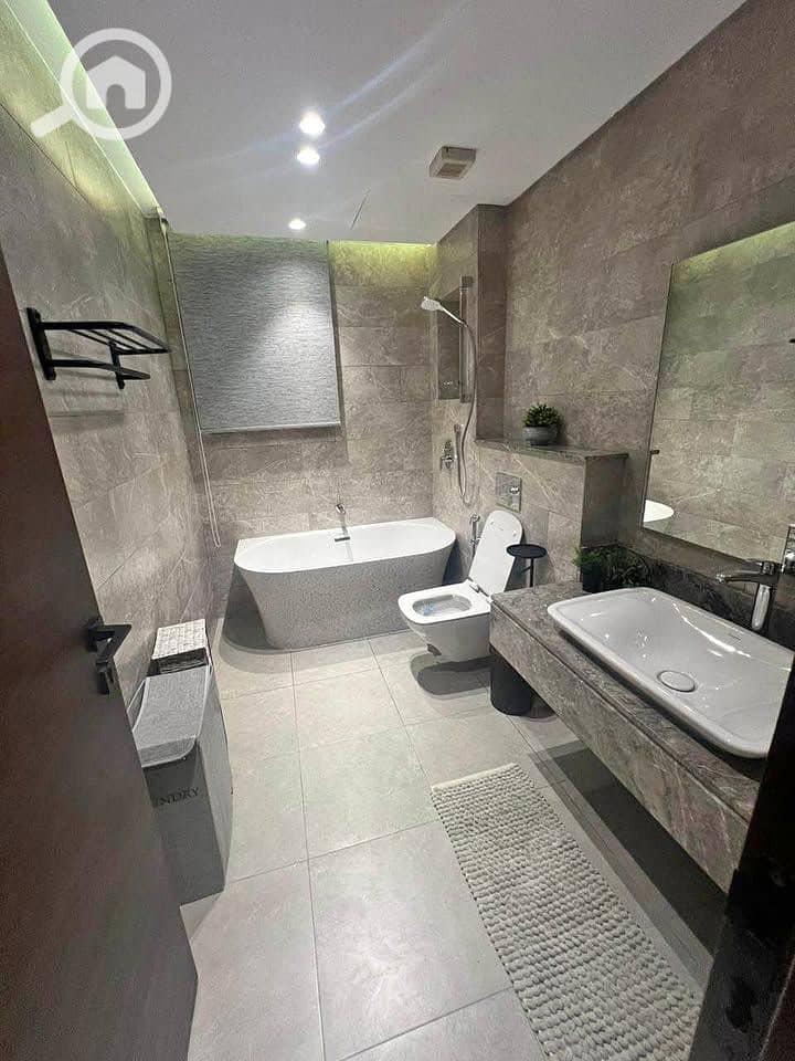 6 616332946_673506432424625_8584031110163742918_n. jpg