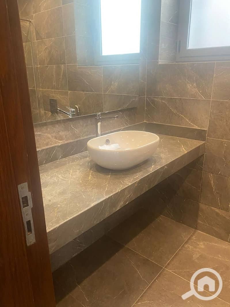 6 3eea4d2d-a5a6-416a-a5a1-98db311c573e. jpg