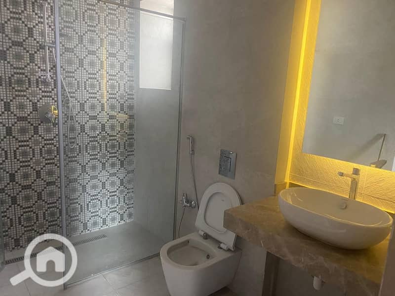 10 d6fa8c38-5de0-44e3-a000-ede609581026. jpg