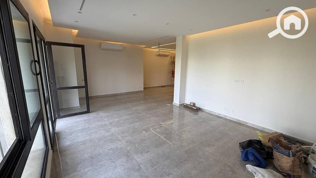 3 02d8c103-7ce8-4a6e-a5bf-5af7c2901acd. jpg