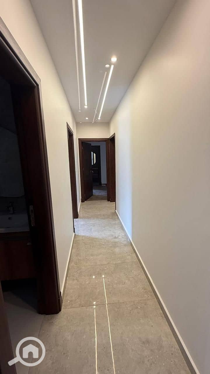 5 6b1dfd96-2362-4c96-be89-38f9f0a62d46. jpg