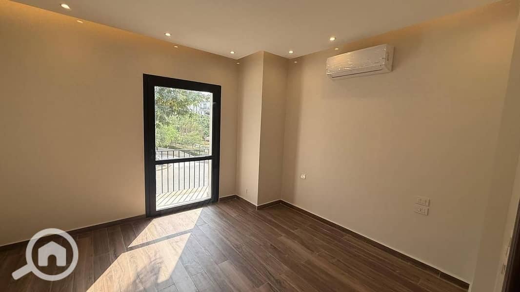 10 ac617662-b394-495f-bd4a-e67307571ded. jpg