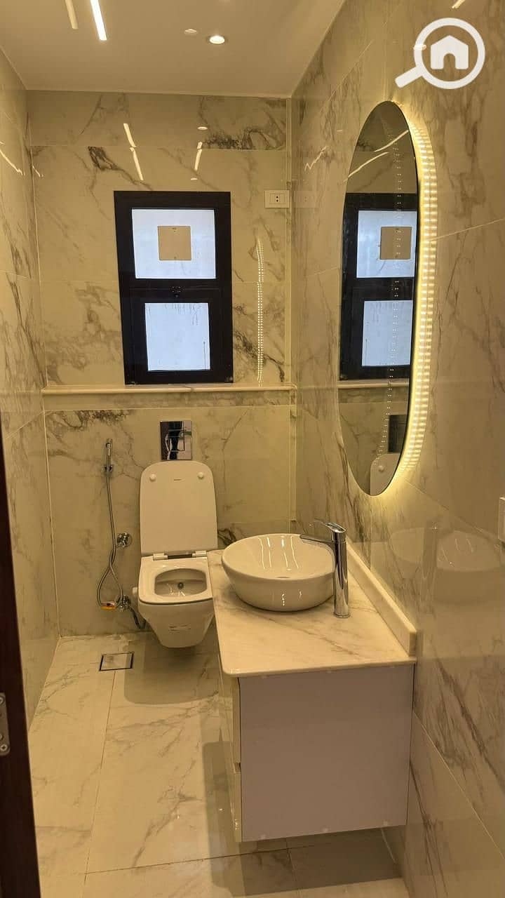 13 6d989b27-28cd-4d8f-9382-fcdef8fdd2f6. jpg