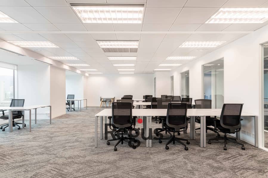 10 Regus Central Plaza 634 Wan Chai Hong Kong Large Office 2 - copia_3_11zon. png