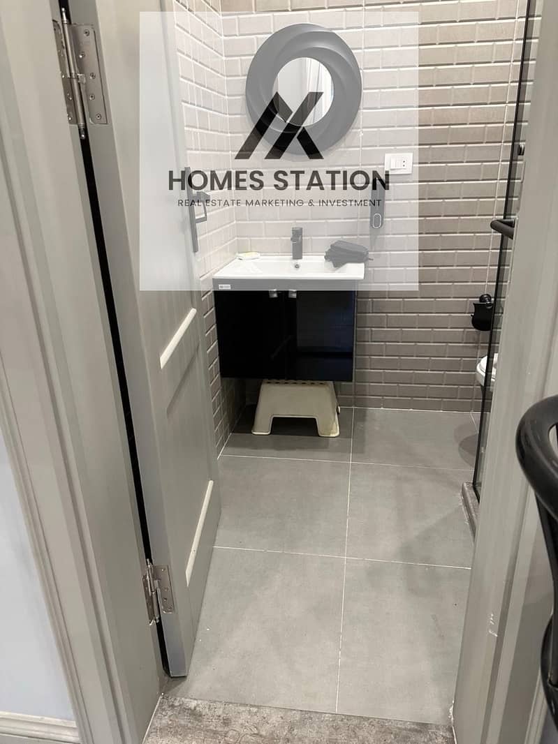 10 40b4e401-a2da-4bf8-b8ae-29f538ba7ad1. jpeg