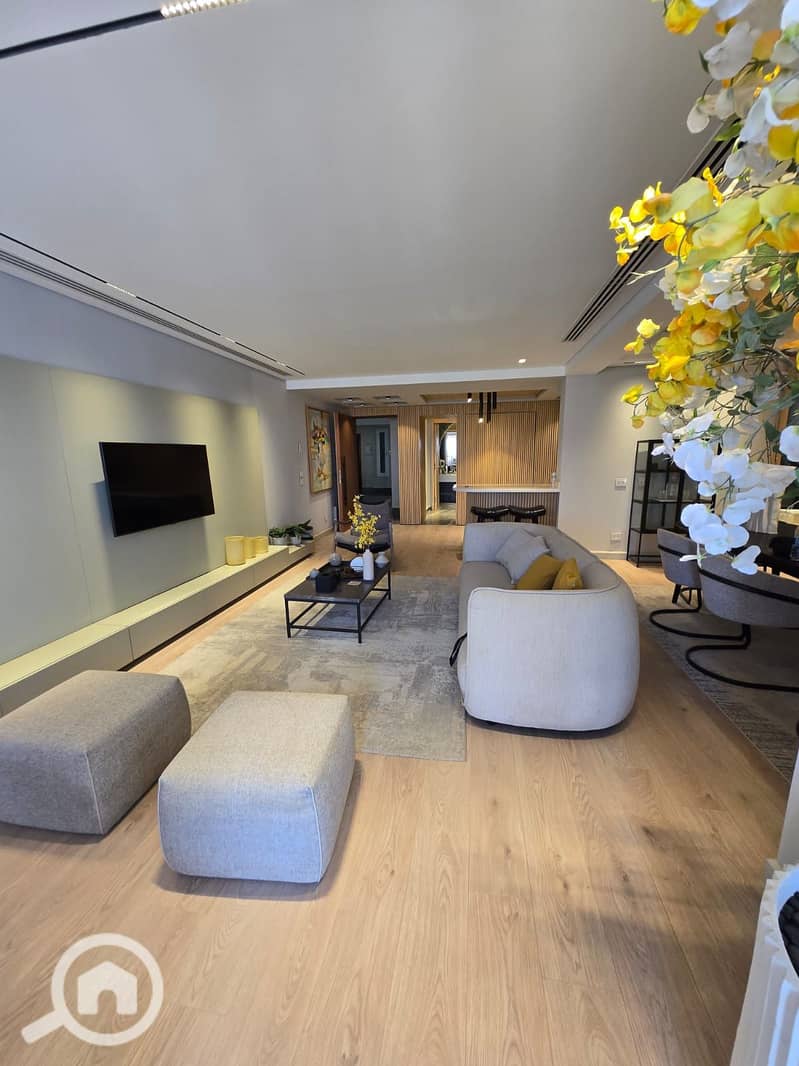 10 WhatsApp Image 2025-08-20 at 17.41. 43_1a9ebf56 - Copy. jpg