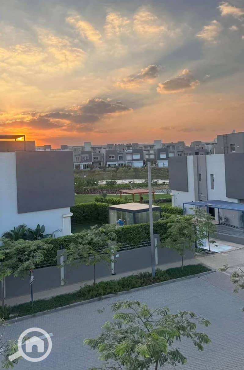 Townhouse for sale – prime location in the heart of Sheikh Zayed, immediate delivery, ready for viewing in Etapa Compound, next to El Rabwa Compound - Więcej