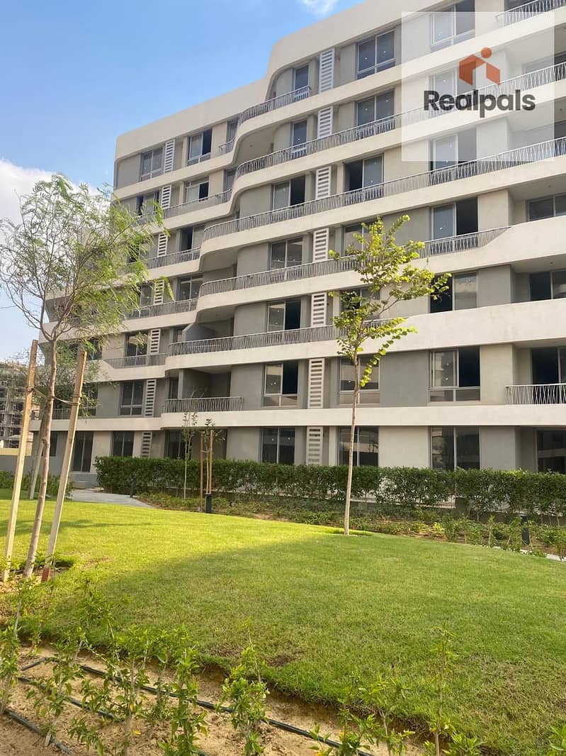 DUPLEX WITH GARDEN FOR SALE AT BLOOMFIELDS – pohled 2