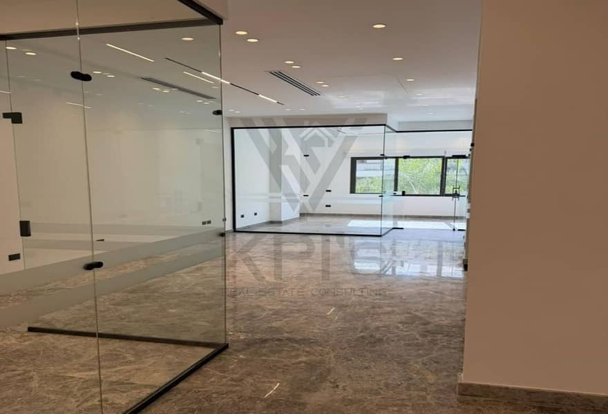 Office Ultra Super Lux Finishing 166SQM for Rent in Laketown Fifth Settlement – pohled 2