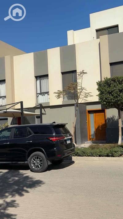 5 Bedroom Villa for Sale in Shorouk City, Cairo - 2842c486-ac8f-4720-a8f1-25d9e368191e. jpg