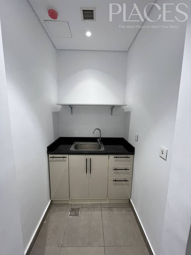 A prime administrative office space for rent within one of the best administrative complexes in CFC - Fifth Settlement, suitable for companies - Więcej