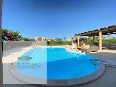 6 Bedroom Villa for Sale in North Coast, Matruh - فيلا للبيع جاهزه للاستلام فورا في كيلو124متشطبه بالكامل وفيو علي البحر