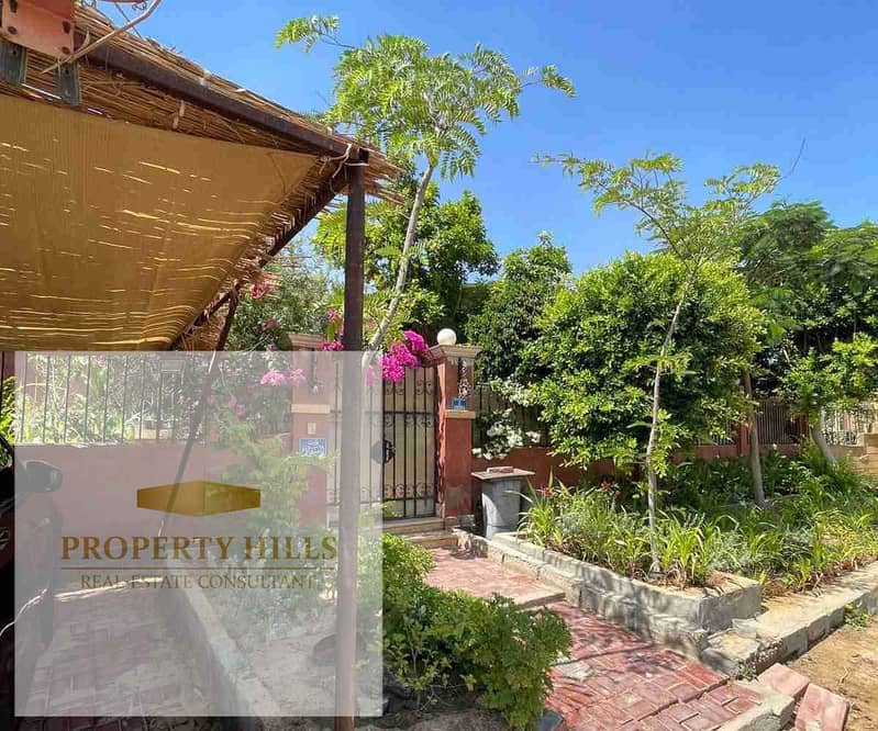 I need to sell a villa urgently, it has a swimming pool and a private jacuzzi. - Aanzicht 6