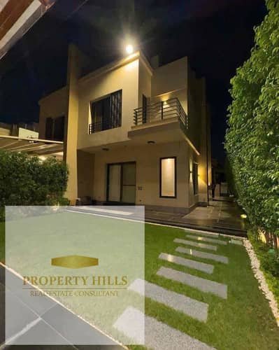 5 Bedroom Townhouse for Sale in 6th of October, Giza - fa710d86-e0cb-4d15-968d-6519d6e0e73a. jpg