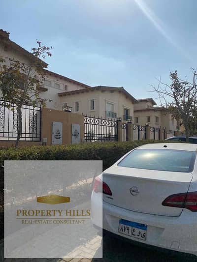 5 Bedroom Townhouse for Sale in 6th of October, Giza - 21d8c23b-1985-4de9-8fcc-281cfe5fc0f5. jpg