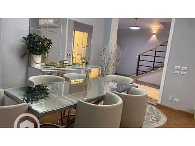 دوبلكس 3 غرف نوم للايجار في الشيخ زايد، الجيزة - 89011f8f-f28f-4ed3-88a8-b13daaa96a7b. jpg