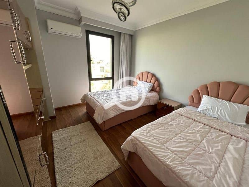 8 fa8076ec-8cce-4915-8848-23e7a302c442. jpg