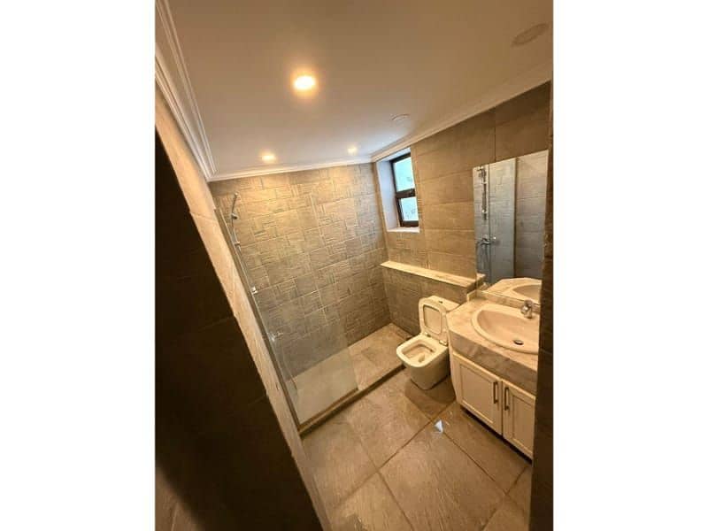 10 c2a70bf1-0d45-46e5-860d-07eff6a65f4c. jpg