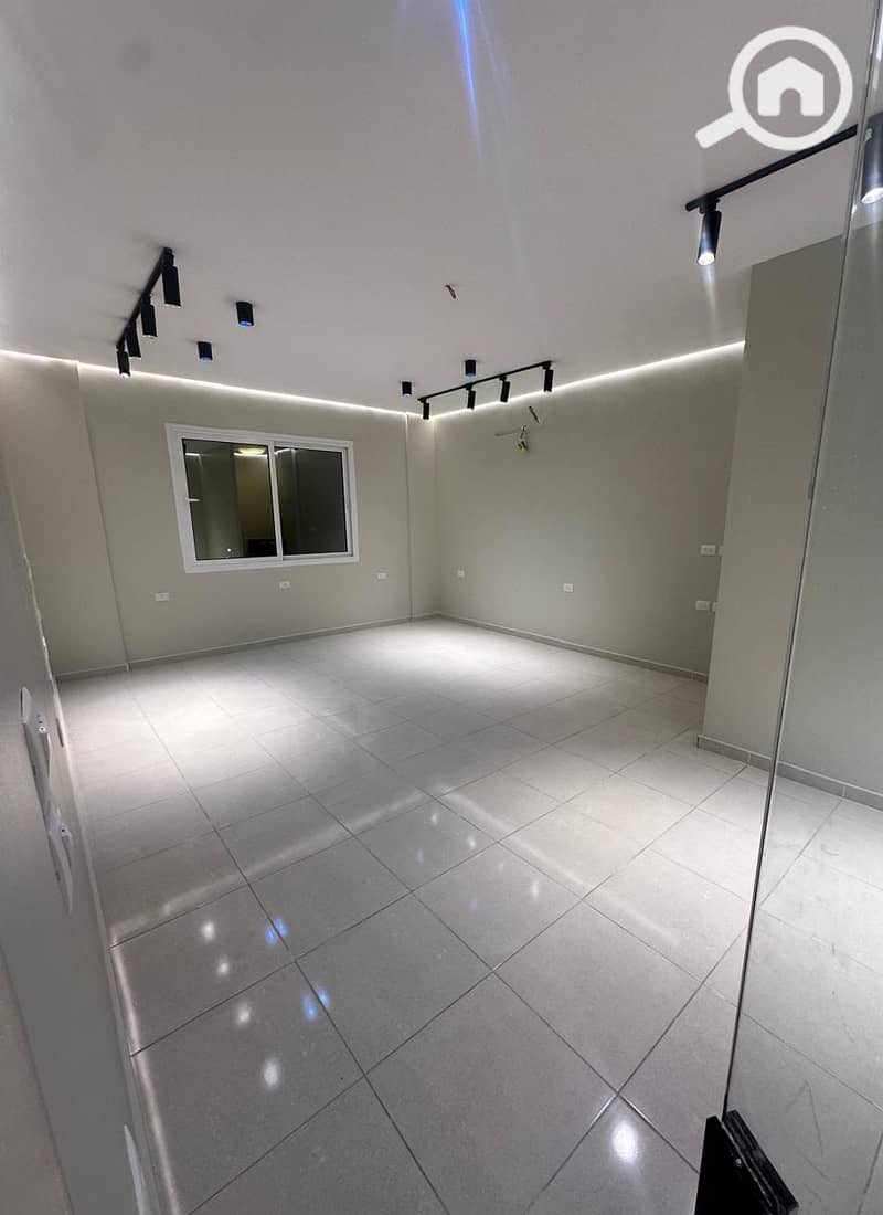 Office for sale in Al Nadi Mall Ultra Super Lux finishing Sheikh Zayed – pohled 2