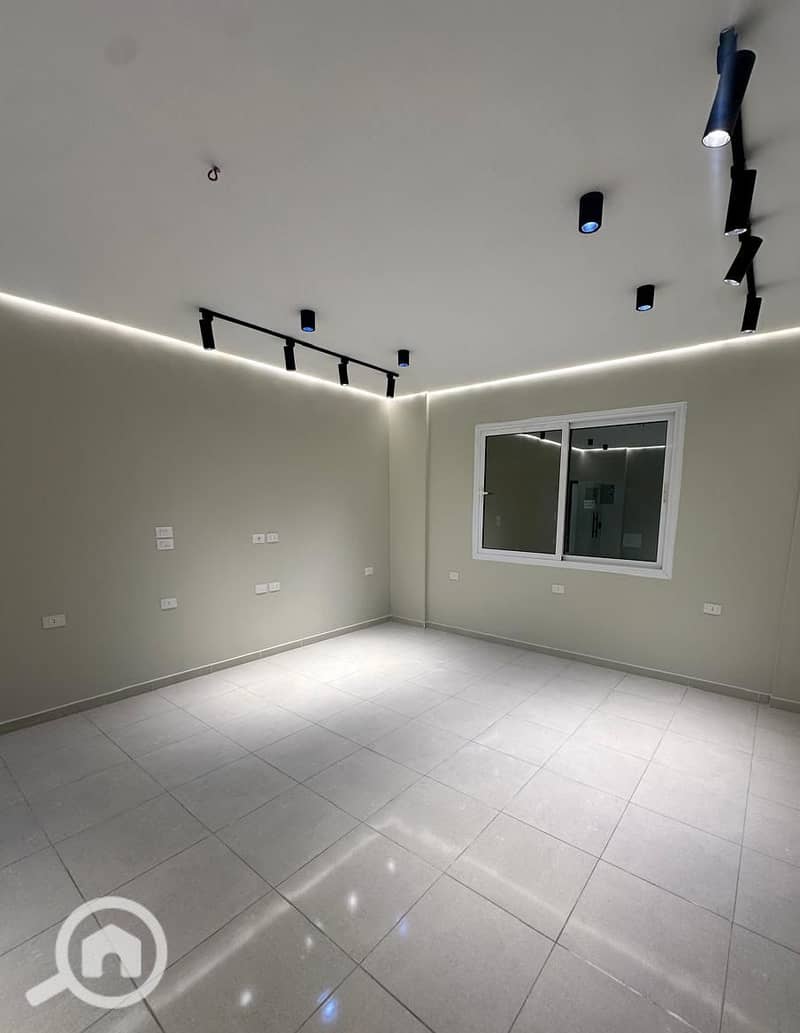Office for sale in Al Nadi Mall Ultra Super Lux finishing Sheikh Zayed – pohled 3