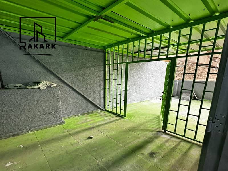 A 175m commercial shop in Sheraton suitable for any activity or for companies. - Więcej