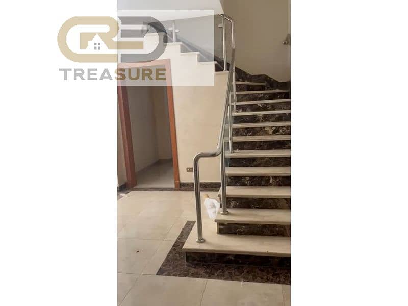 semi furnished Duplex with garden for rent in Eastown - new cairo - Widok 5