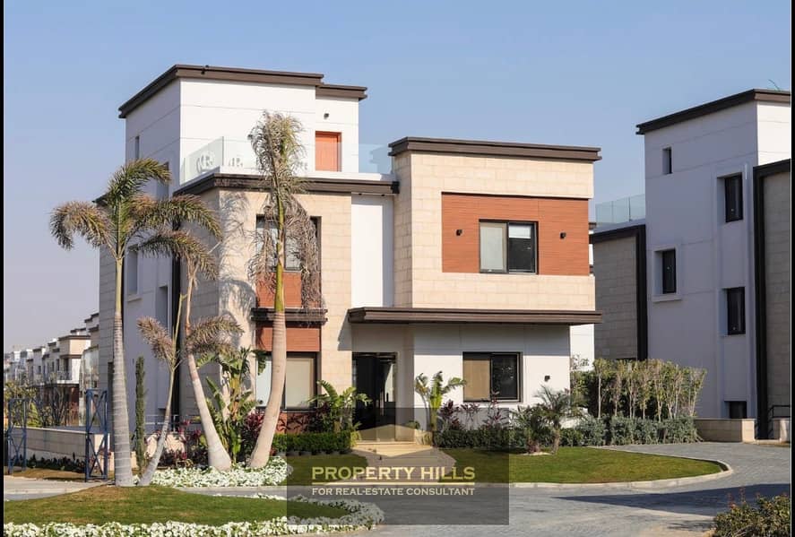 Panoramic villa 212 meters with private swimming pool in Dijar AZZAR compound next to Mivida Emmar and AUC – pohled 6