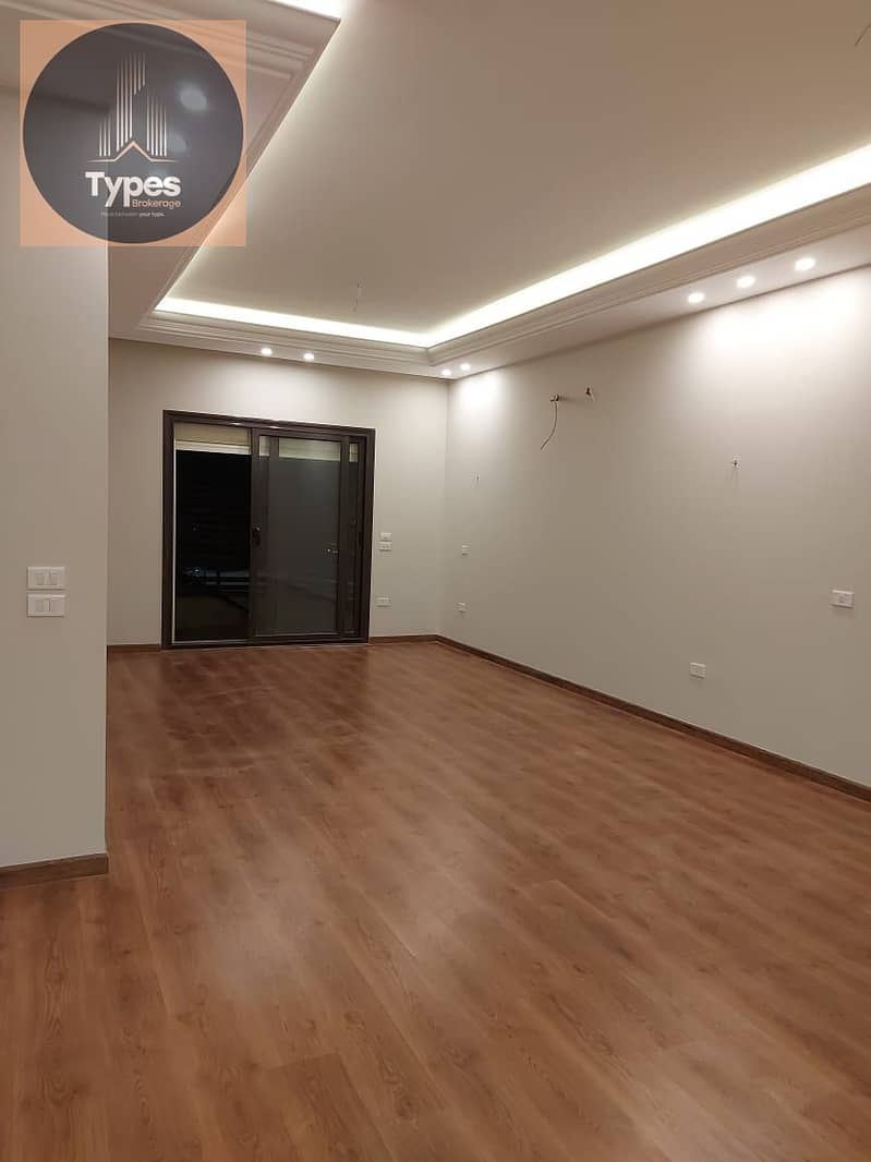 Ground floor apartment for sale, 165 sq m + 50 sq m garden, ultra-super-lux finished in Green 5 Compound, prime location. - Mehr