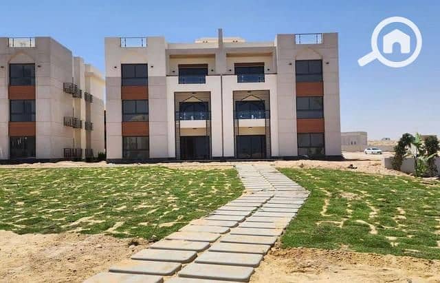 10 f2acecb0-2c52-466e-a507-88d9c6e6b3a3. jpg