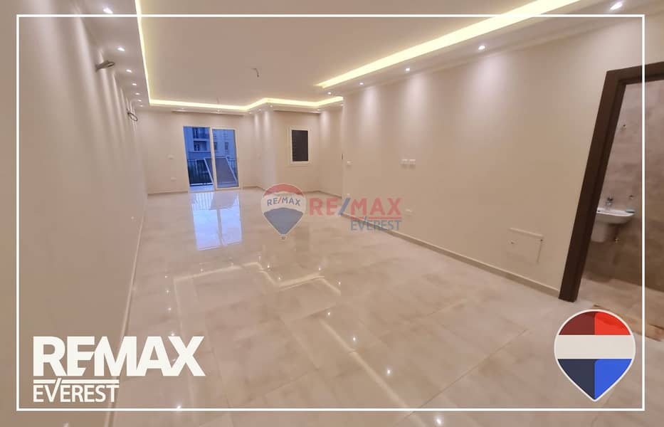 Prime location apartment in October plaza sodic – pohled 5