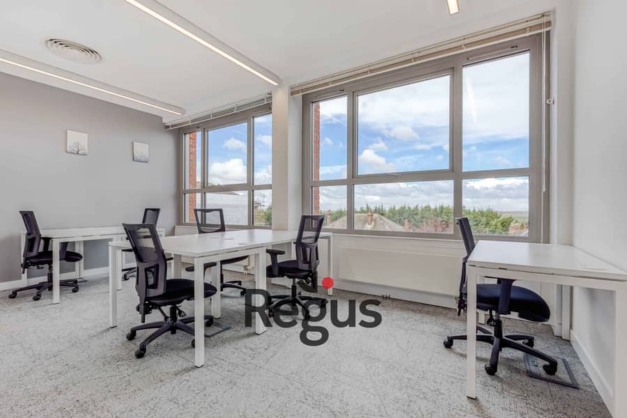 9 Regus Civic Building 5851 Epping UK Large Office 1 - copia_4_11zon. jpg