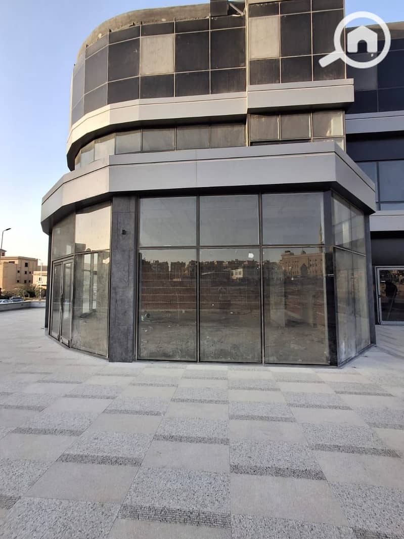 A 70m store on a 27m ground floor, new at one7mall - Al-Nargis Villas, opposite Al-Mustafa Mosque and a Mobil gas station. - Ansicht 4