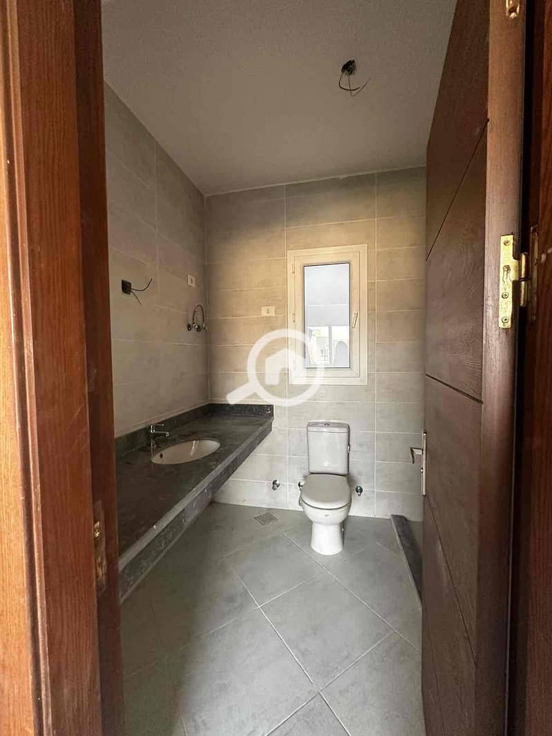For rent, penthouse in Kayan Grand Heights compound, first occupancy – pohled 5