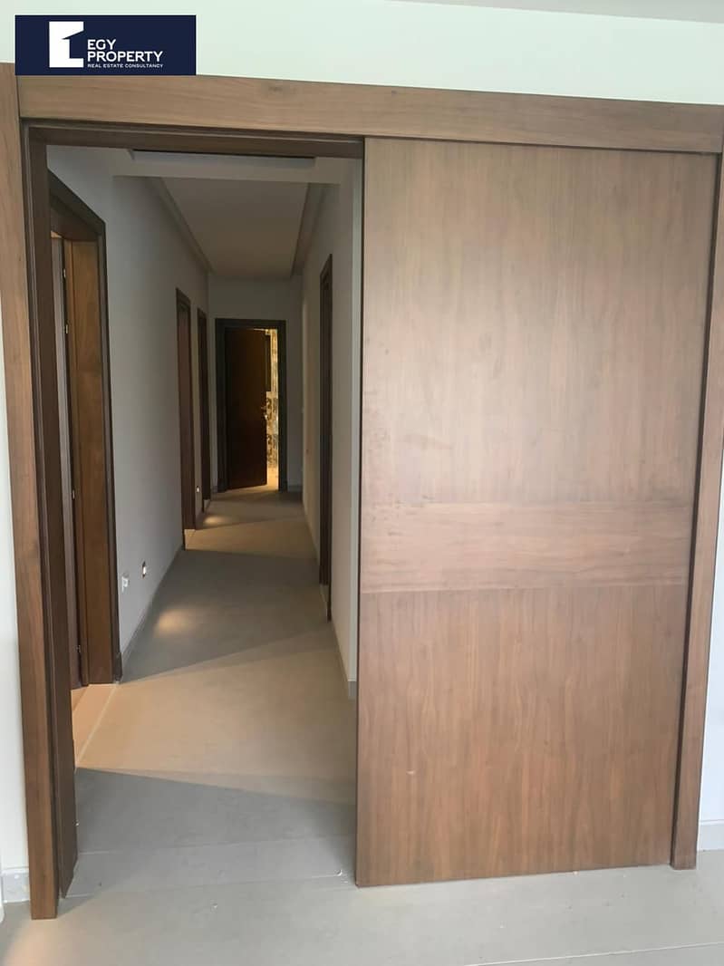 With a Prime View Fully Finished Luxury Apartment for Sale in Lake View - New Cairo - Ansicht 6