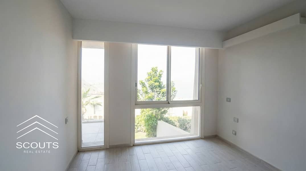 10 e66e95f4-00b0-4771-8c4e-5a765bc7b35e. jpeg