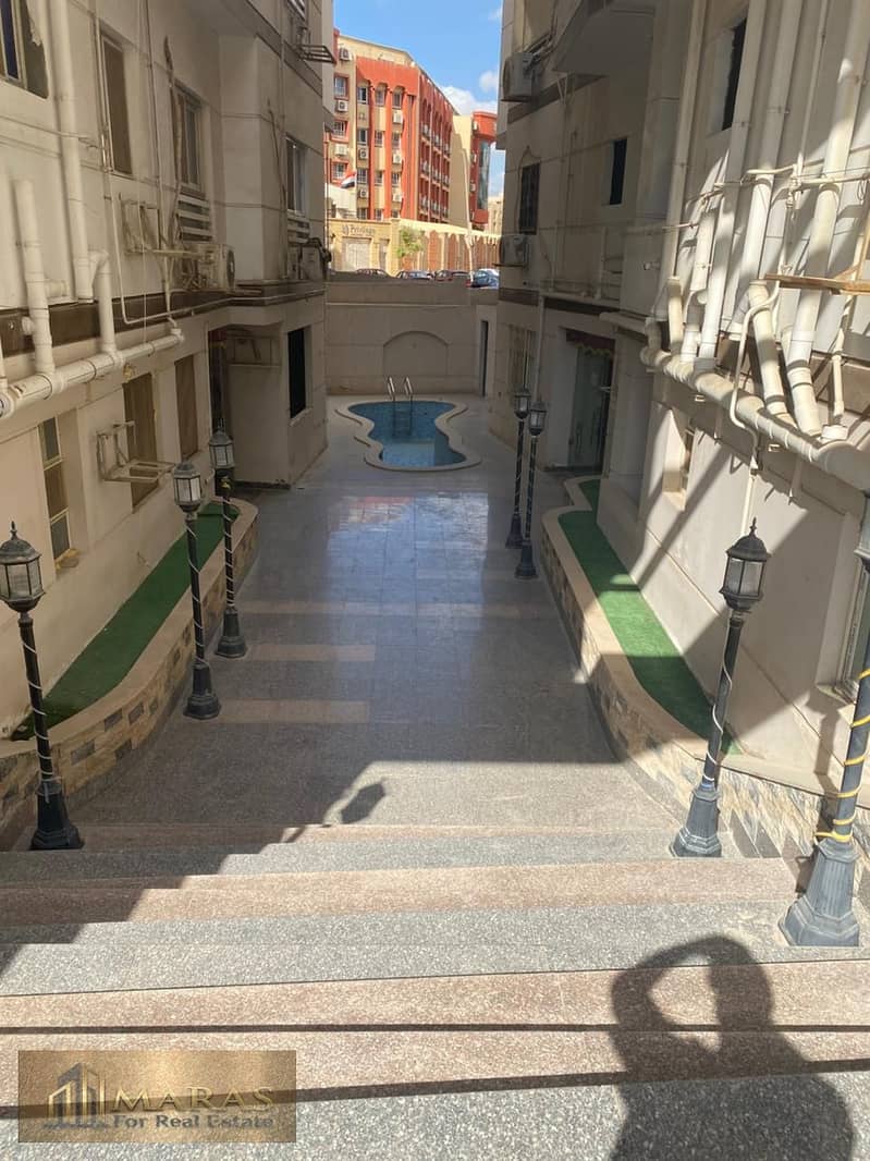 160 sqm Apartment for Sale in Lower Merag Mini Compound, 1st Floor, 3 Bedrooms, 2 Bathrooms, Semi-Finished, Two-Piece Reception, Garage Share. – pohled 5