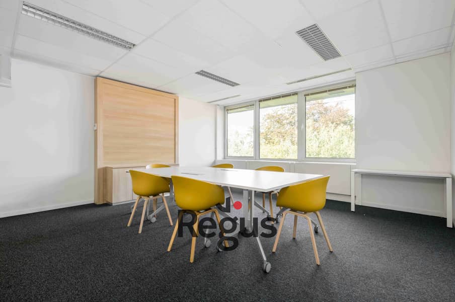 6 Regus Office Park 3453 Waterloo Belgium Large Meeting Room_1_11zon. jpg