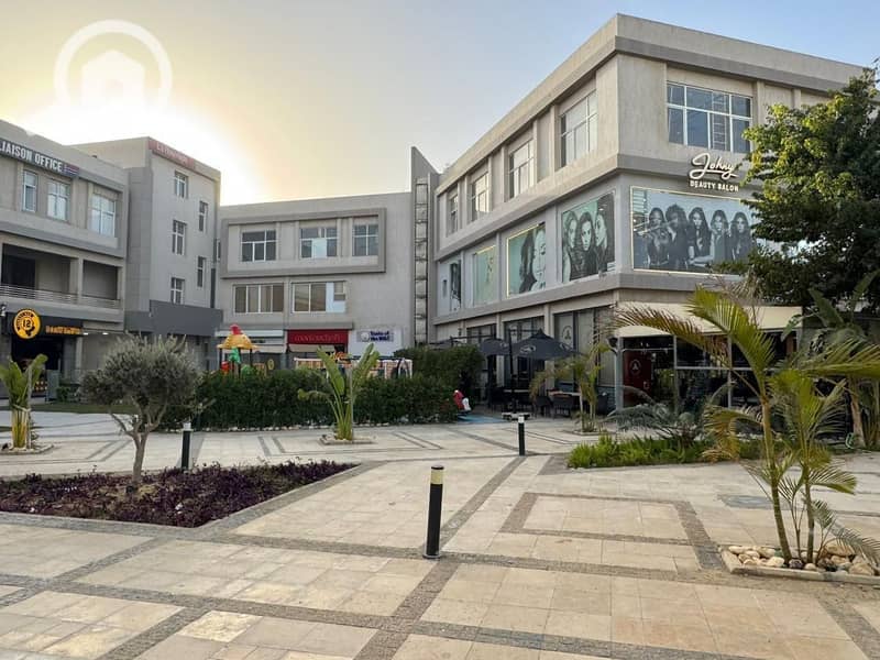 ready to move Front-facing shop for sale in Al Karma 4, Sheikh Zayed, near Beverly Hills - Veel