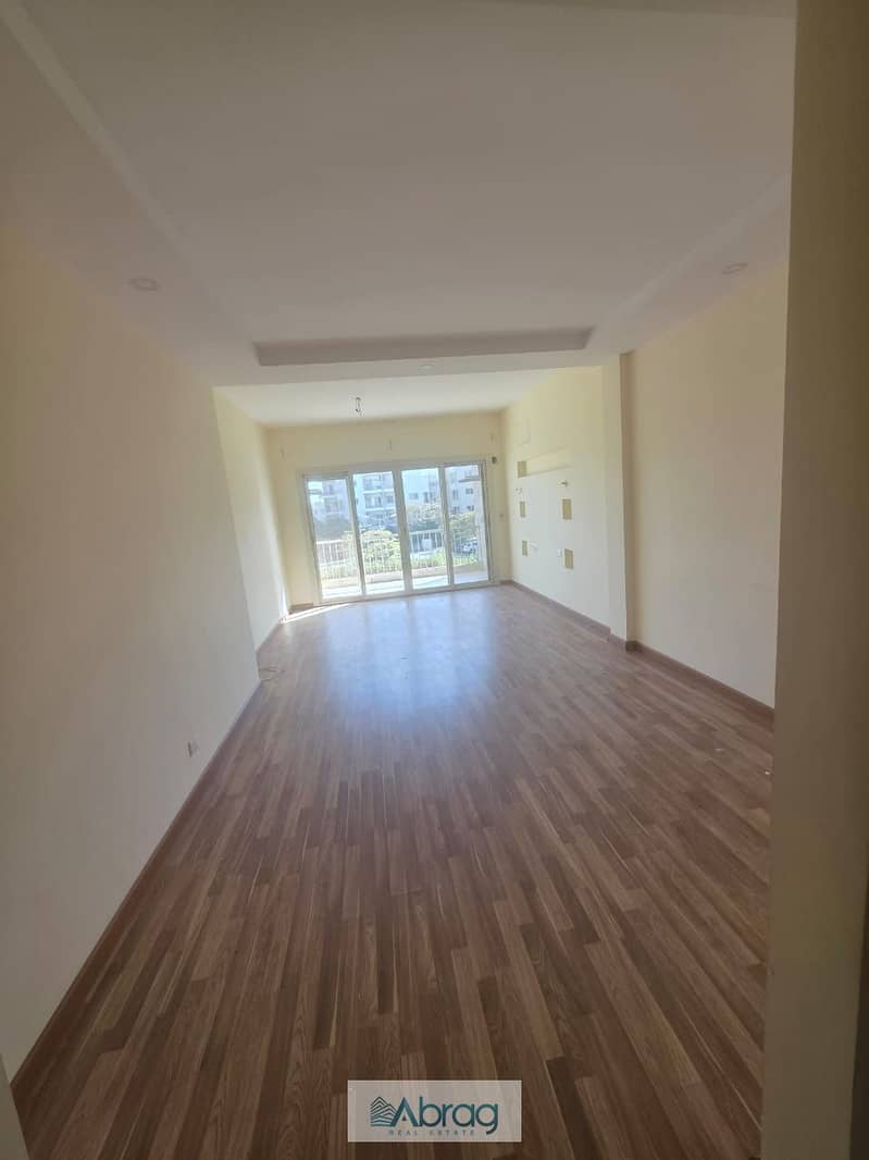 A 3-bedroom apartment furnished in The Address Sheikh Zayed with a pool view. - Widok 5