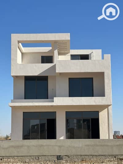 4 Bedroom Villa for Sale in Sheikh Zayed, Giza - WhatsApp Image 2023-08-07 at 18.33. 47 - Copy. jpg 4 Bedroom Villa for Sale in Sheikh Zayed, Giza - WhatsApp Image 2023-08-07 at 18.33. 47 - Copy. jpg