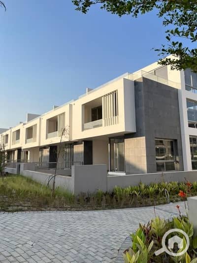 5 Bedroom Townhouse for Sale in 6th of October, Giza - WhatsApp Image 2025-10-08 at 2.53. 23 PM (2). jpeg