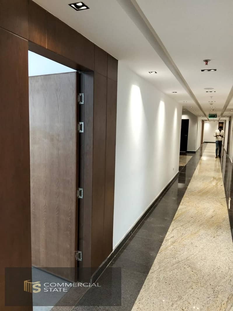 Finished Office at South Gate 78m for Rent -New Cairo - Więcej