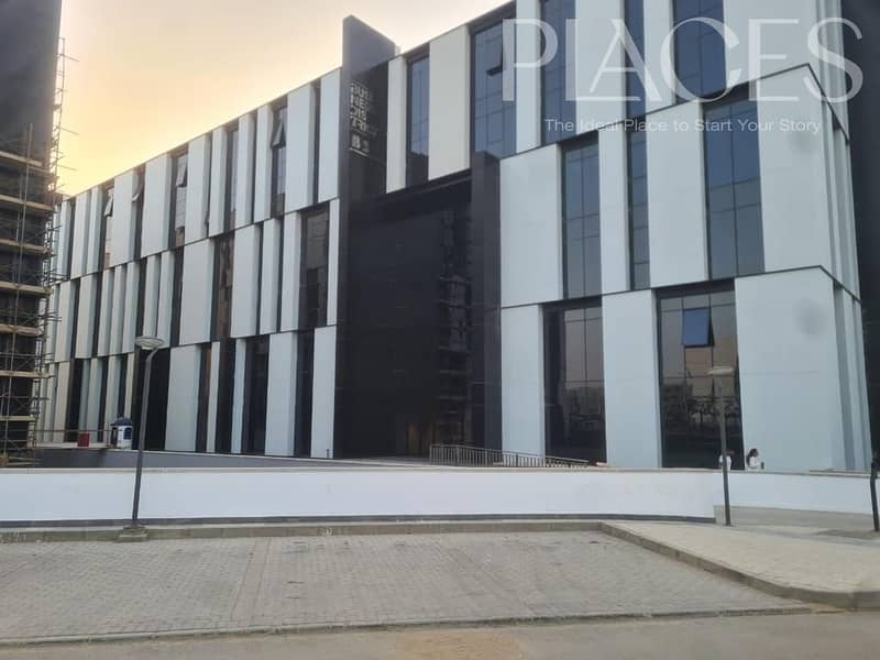 A prime office space for rent within the prestigious Hyde Park office complex, ideal for companies and organizations seeking a distinguished location. - Ansicht 2